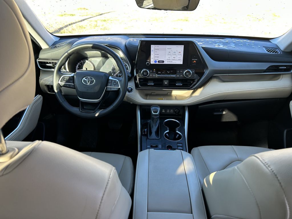 2023 Toyota Highlander Image 16