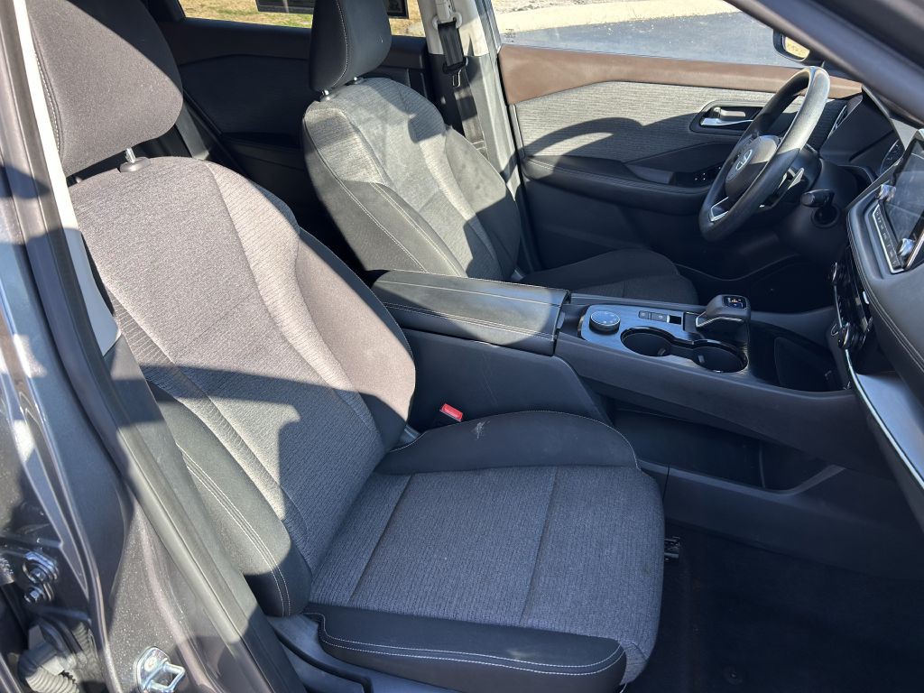 2021 Nissan Rogue Image 16