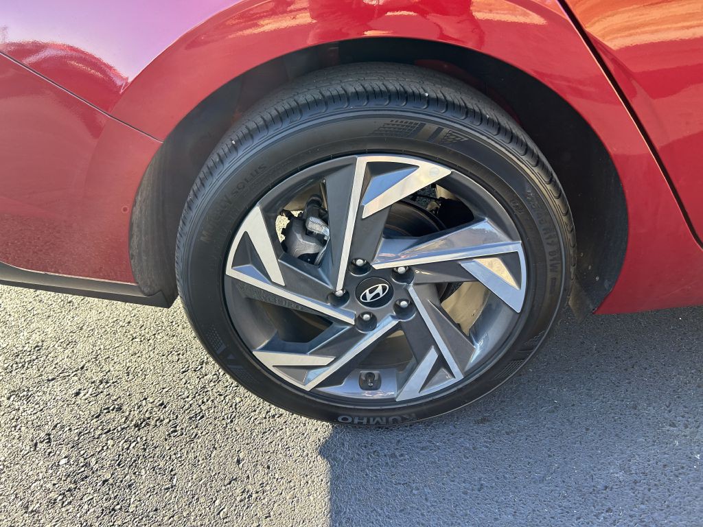 2025 Hyundai Elantra Image 6