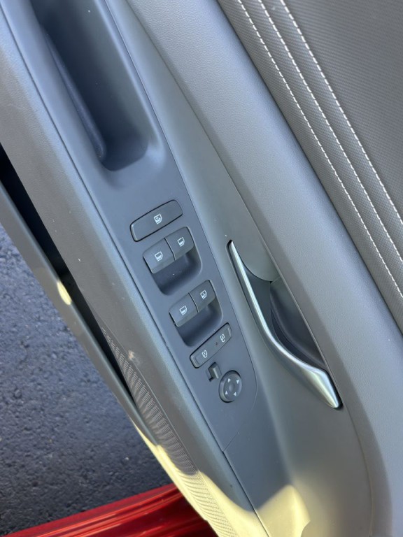 2025 Hyundai Elantra Image 7