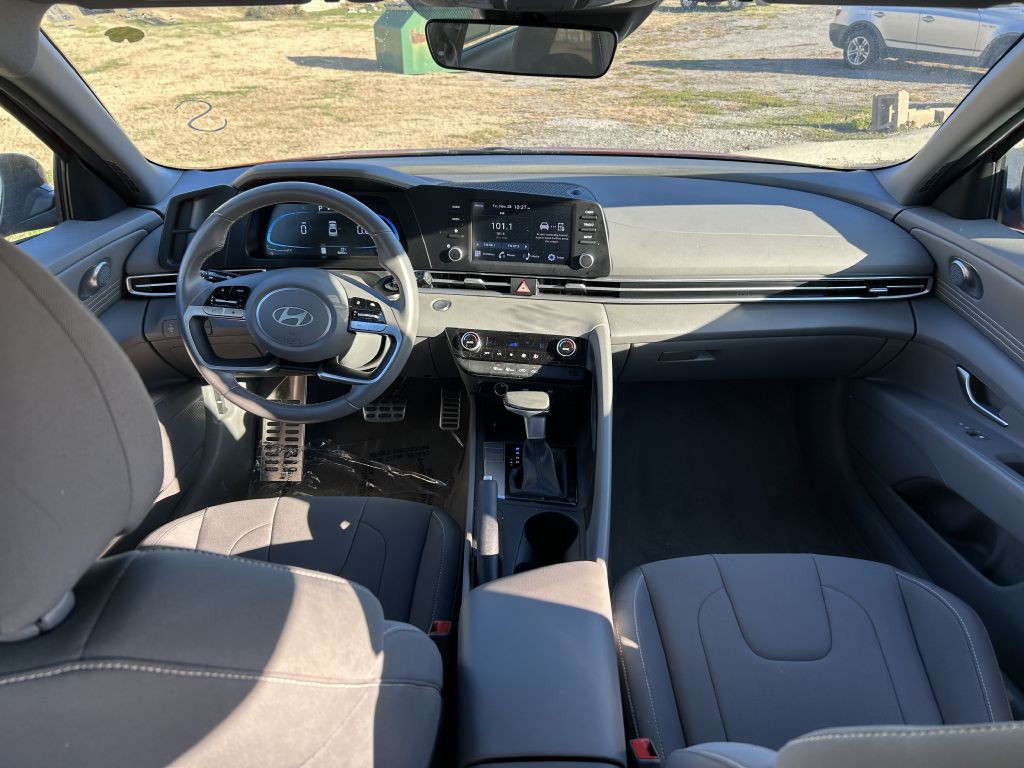 2025 Hyundai Elantra Image 14