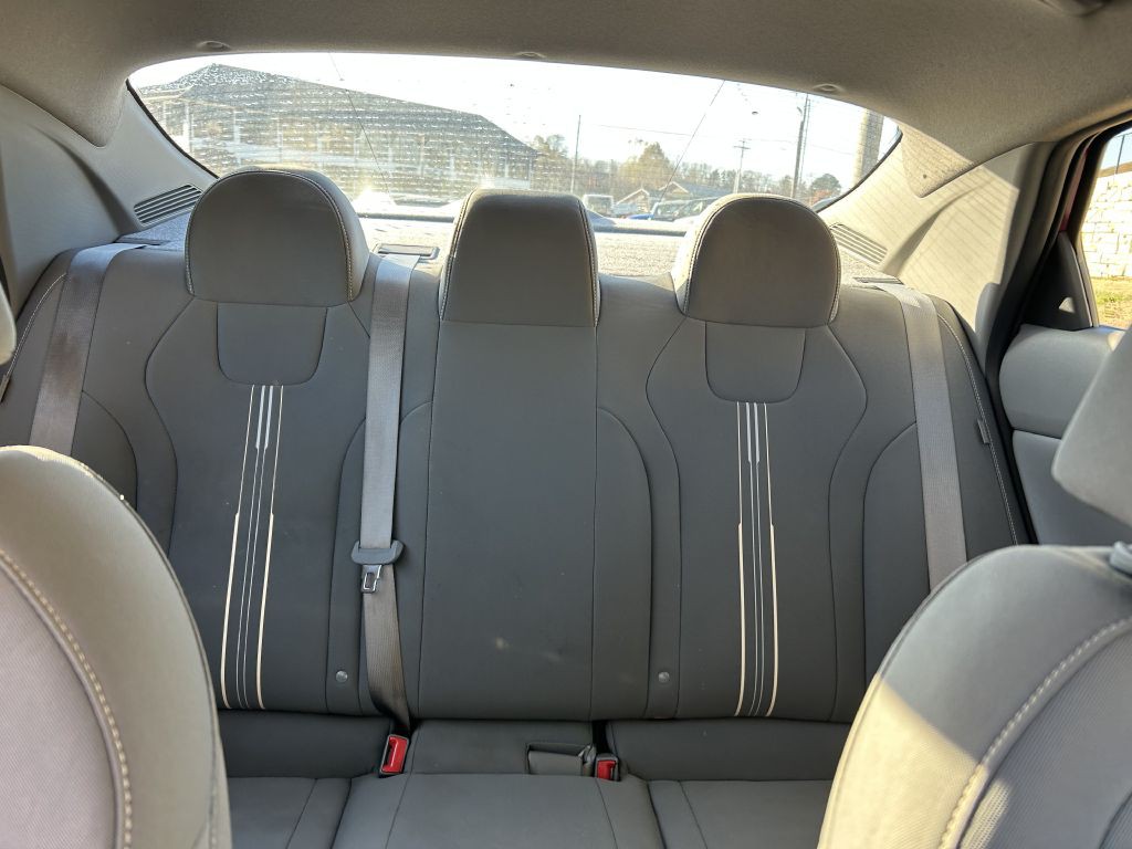 2025 Hyundai Elantra Image 19