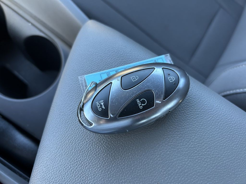 2025 Hyundai Elantra Image 22