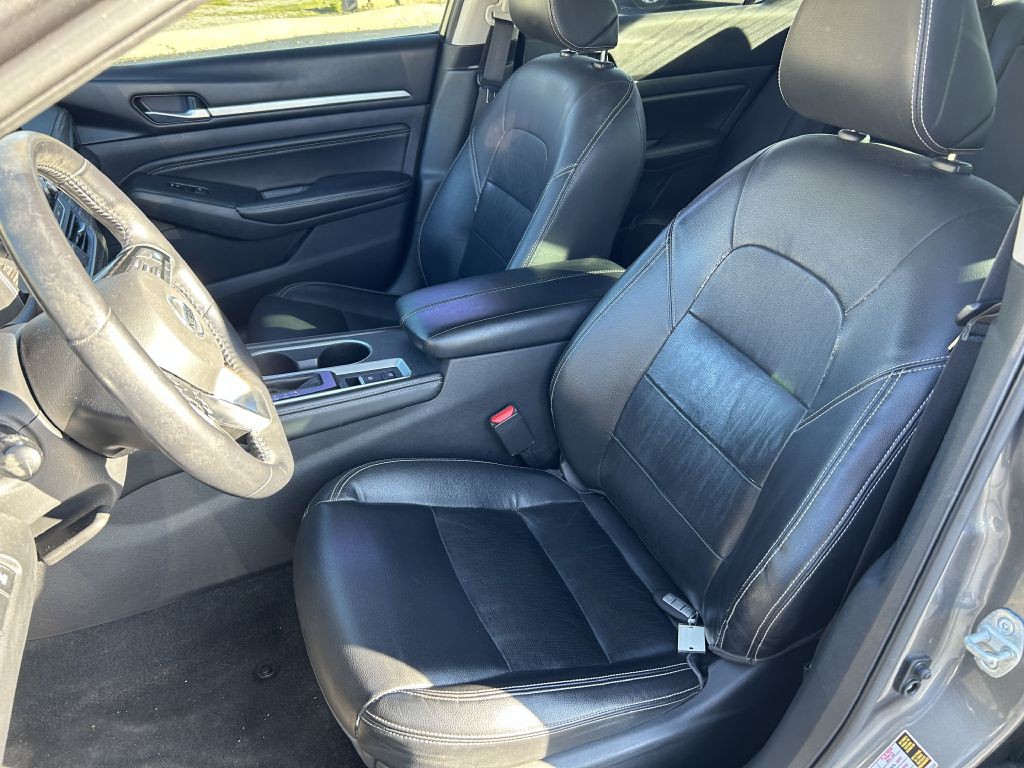 2019 Nissan Altima Image 8