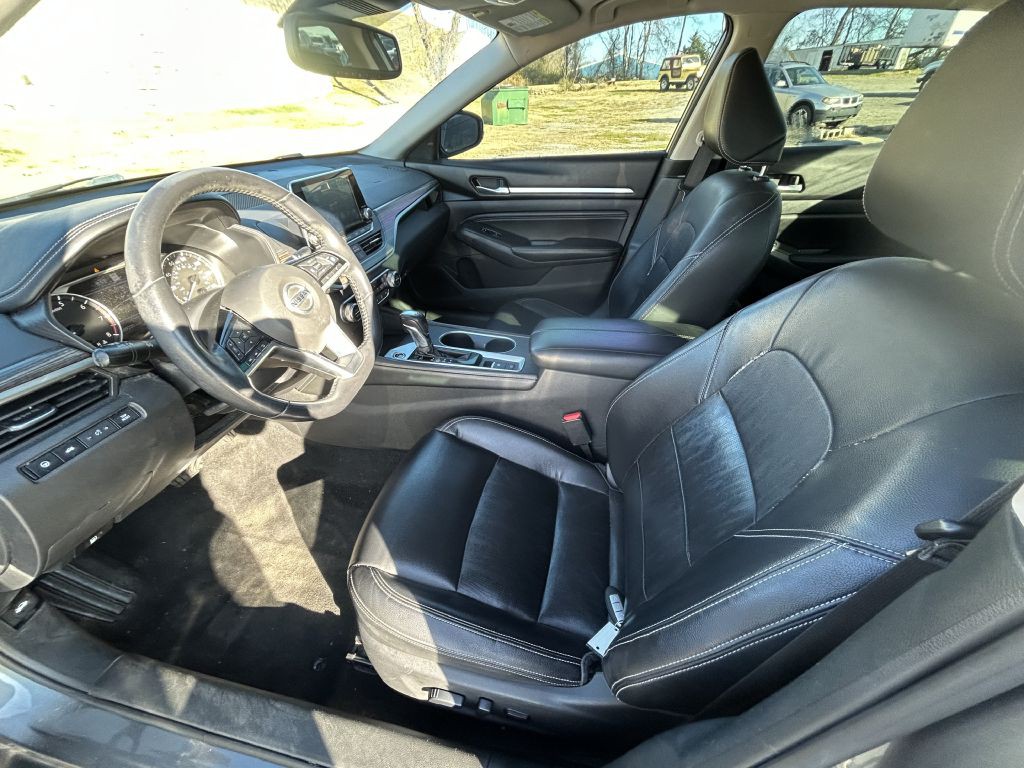 2019 Nissan Altima Image 9