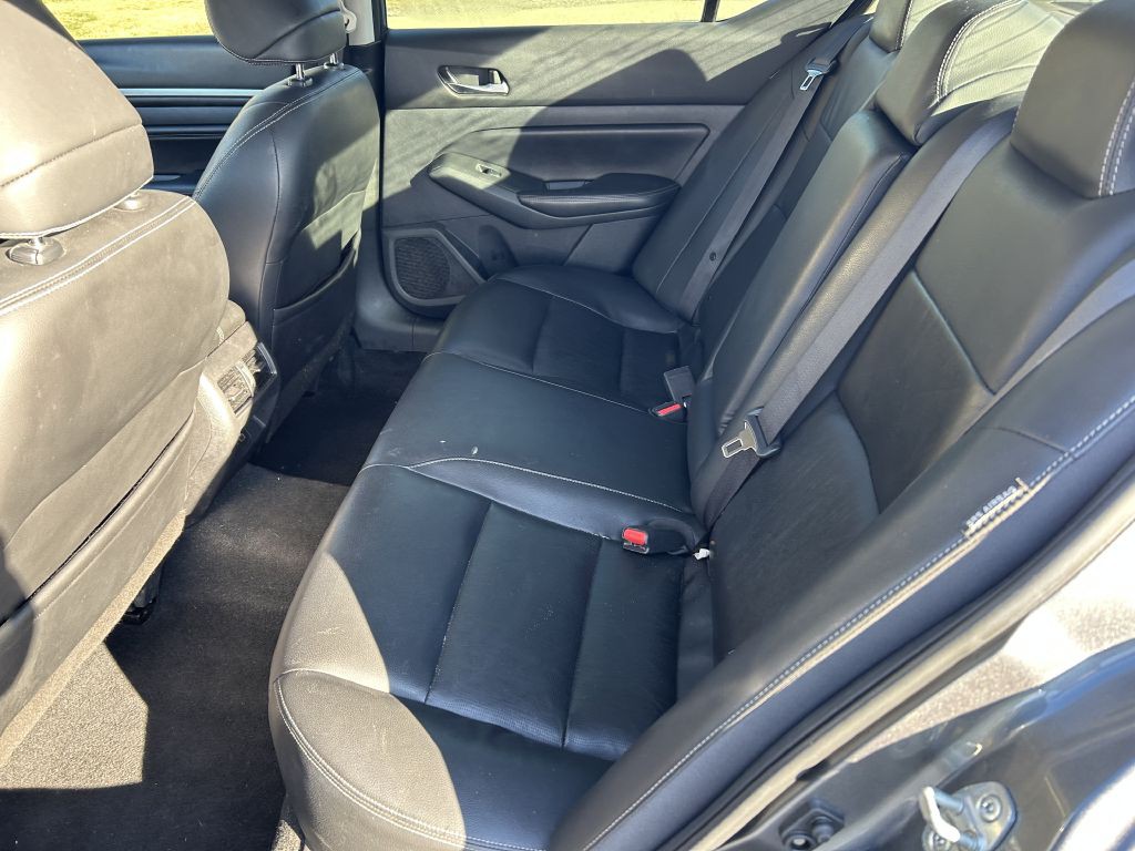 2019 Nissan Altima Image 11