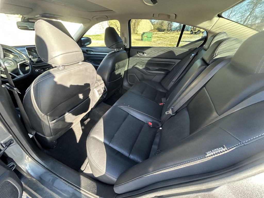 2019 Nissan Altima Image 12