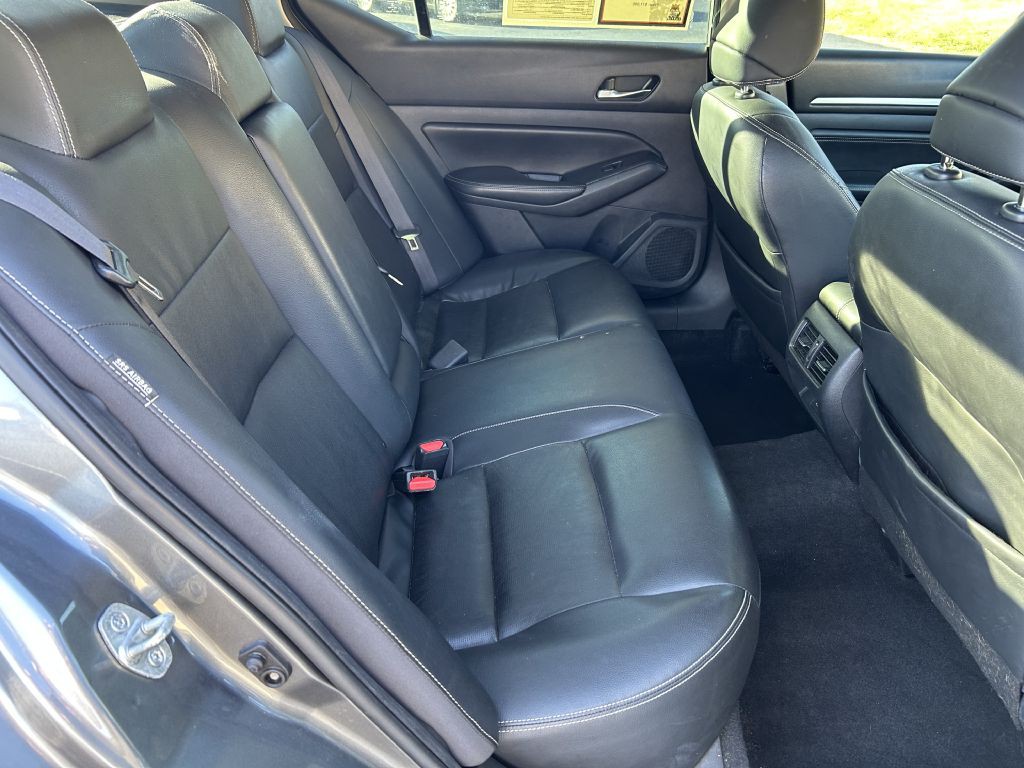 2019 Nissan Altima Image 14