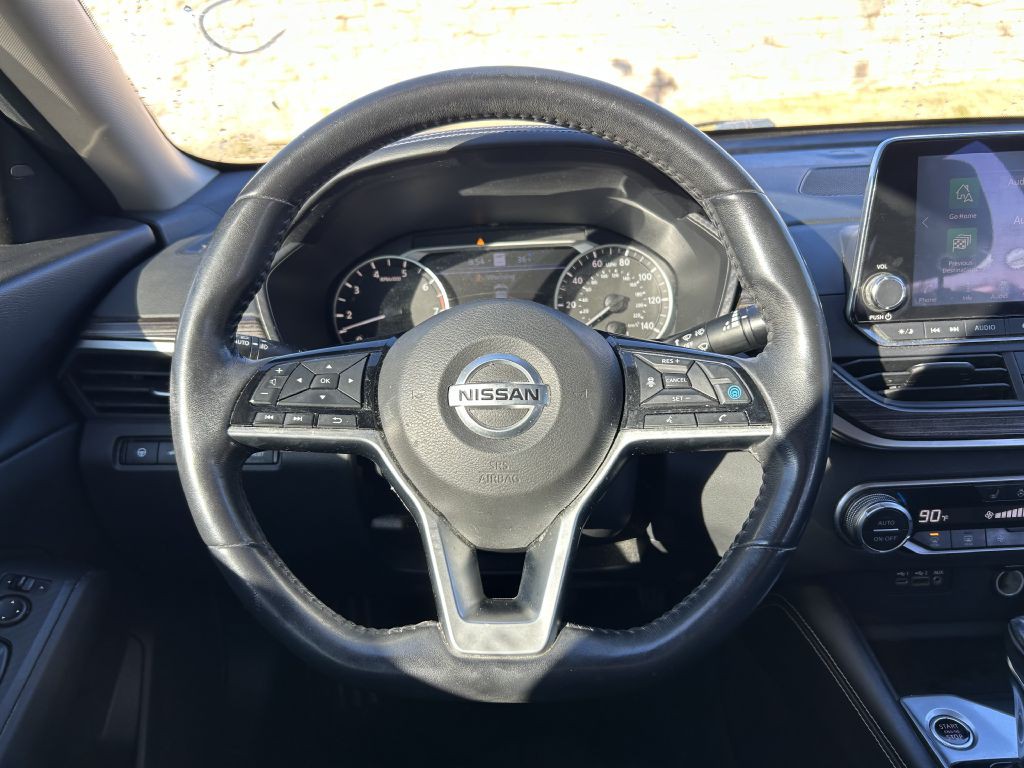 2019 Nissan Altima Image 17