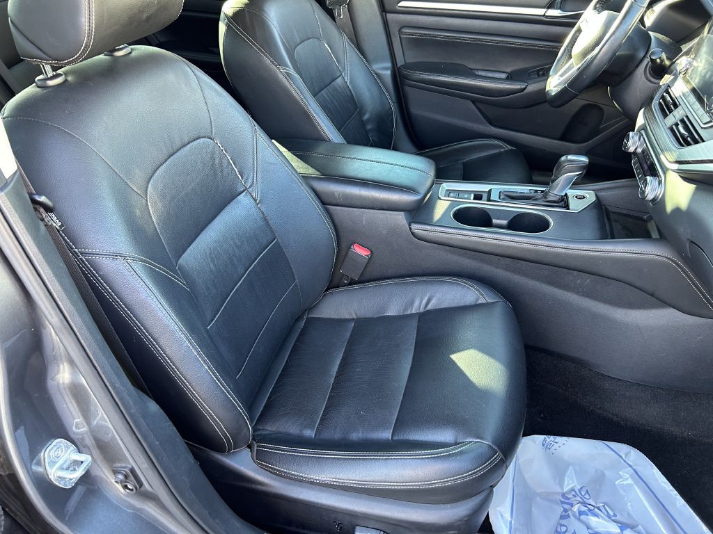 2019 Nissan Altima Image 18