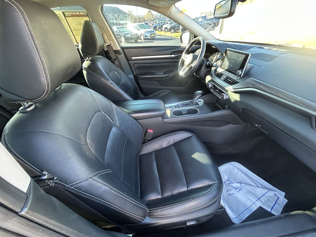 2019 Nissan Altima Image 19