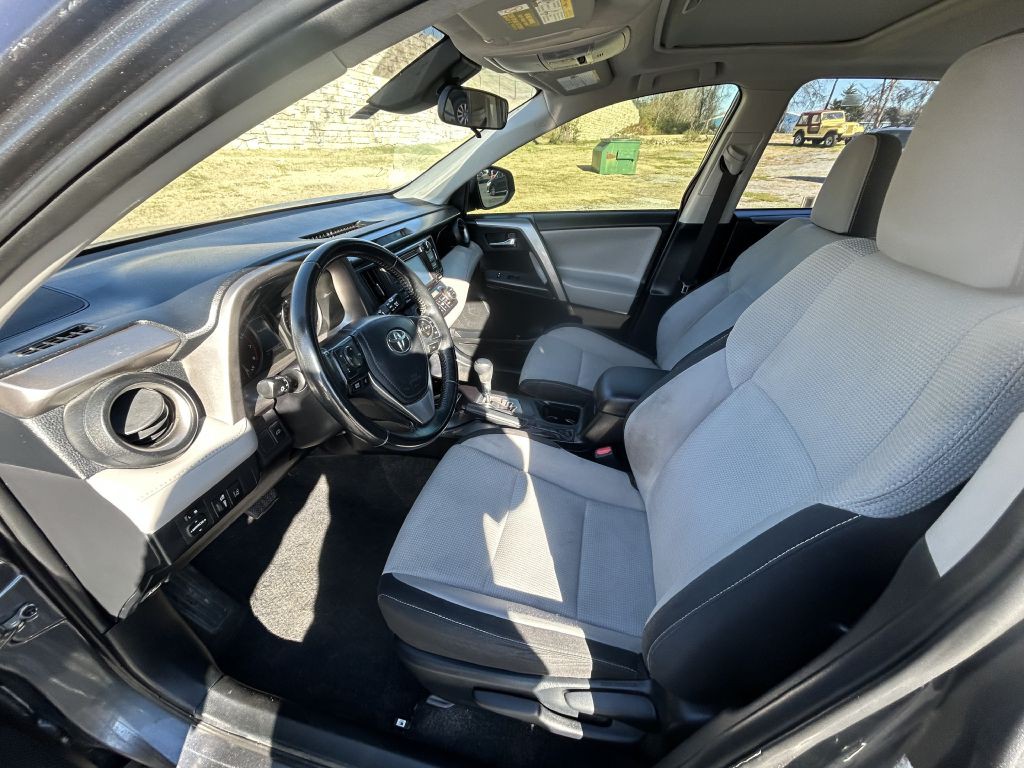 2018 Toyota Rav4 Image 9