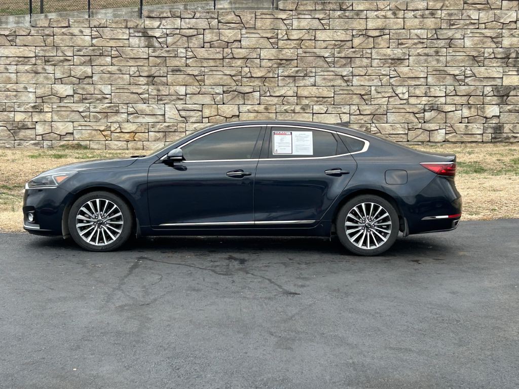 2017 Kia Cadenza Image 2