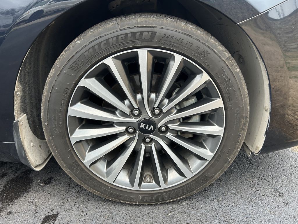 2017 Kia Cadenza Image 6