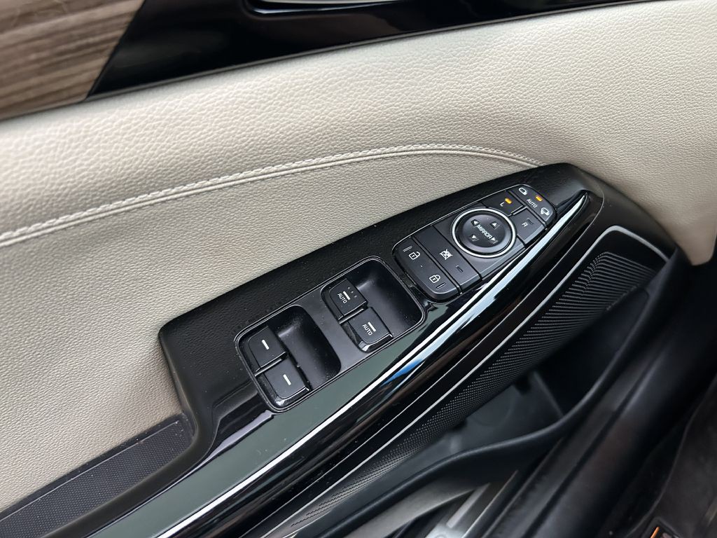 2017 Kia Cadenza Image 7