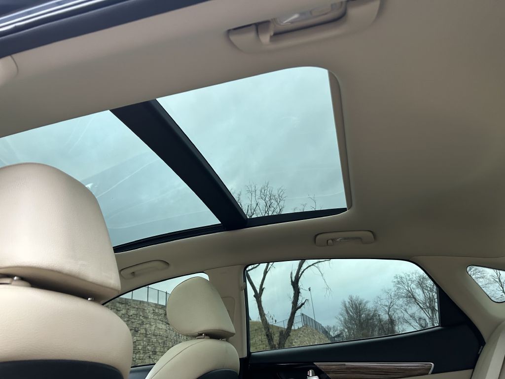 2017 Kia Cadenza Image 12