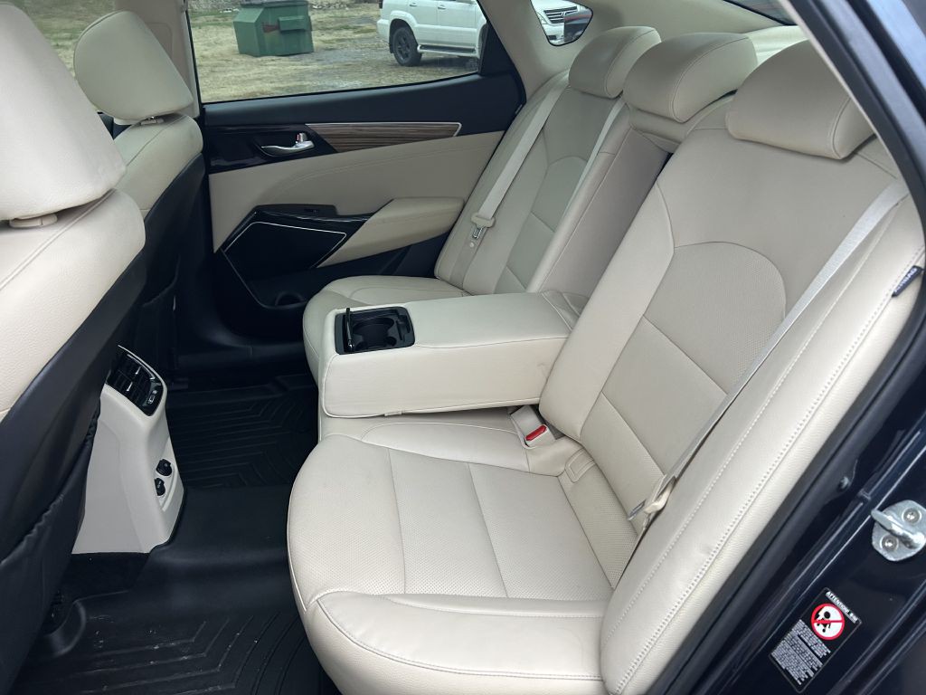 2017 Kia Cadenza Image 13