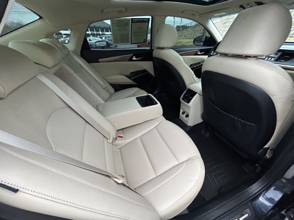 2017 Kia Cadenza Image 15