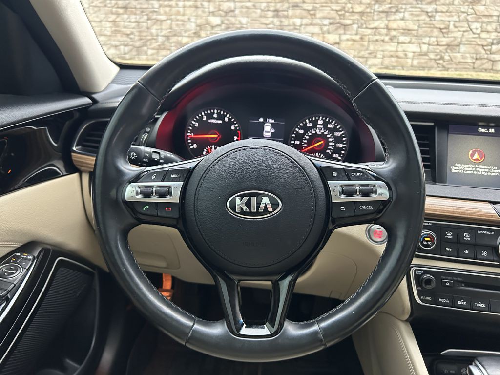 2017 Kia Cadenza Image 18