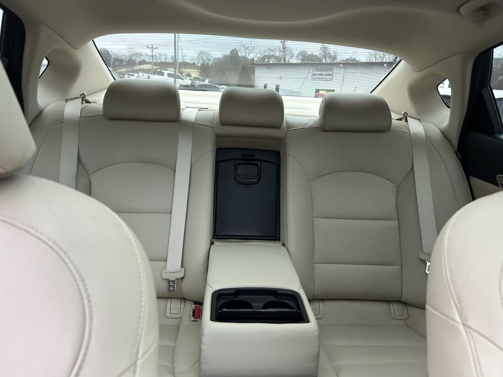 2017 Kia Cadenza Image 21