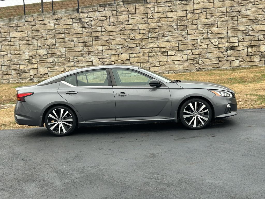 2020 Nissan Altima Image 3