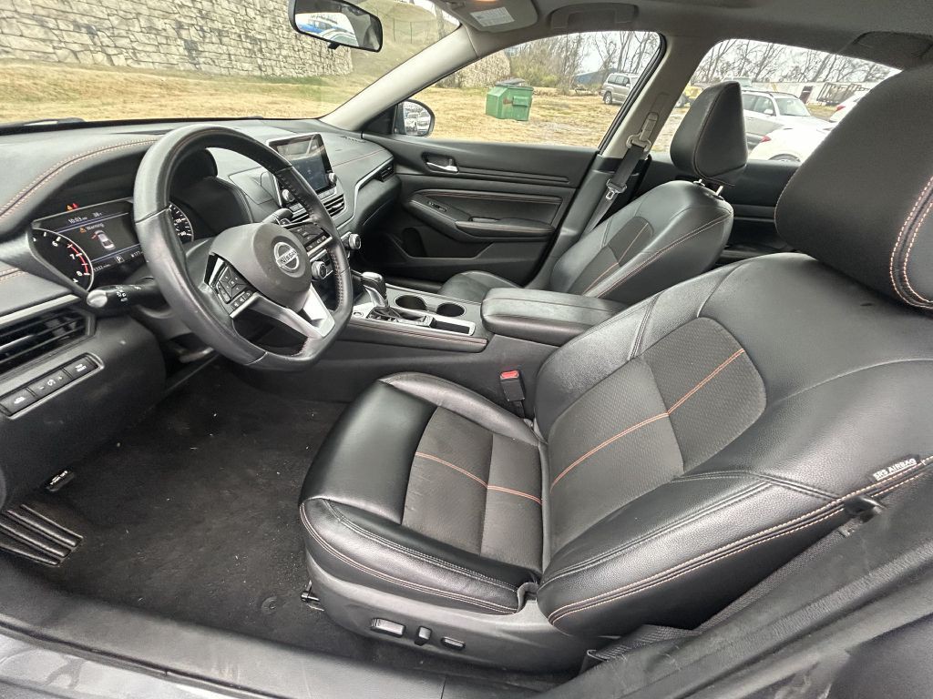2020 Nissan Altima Image 9
