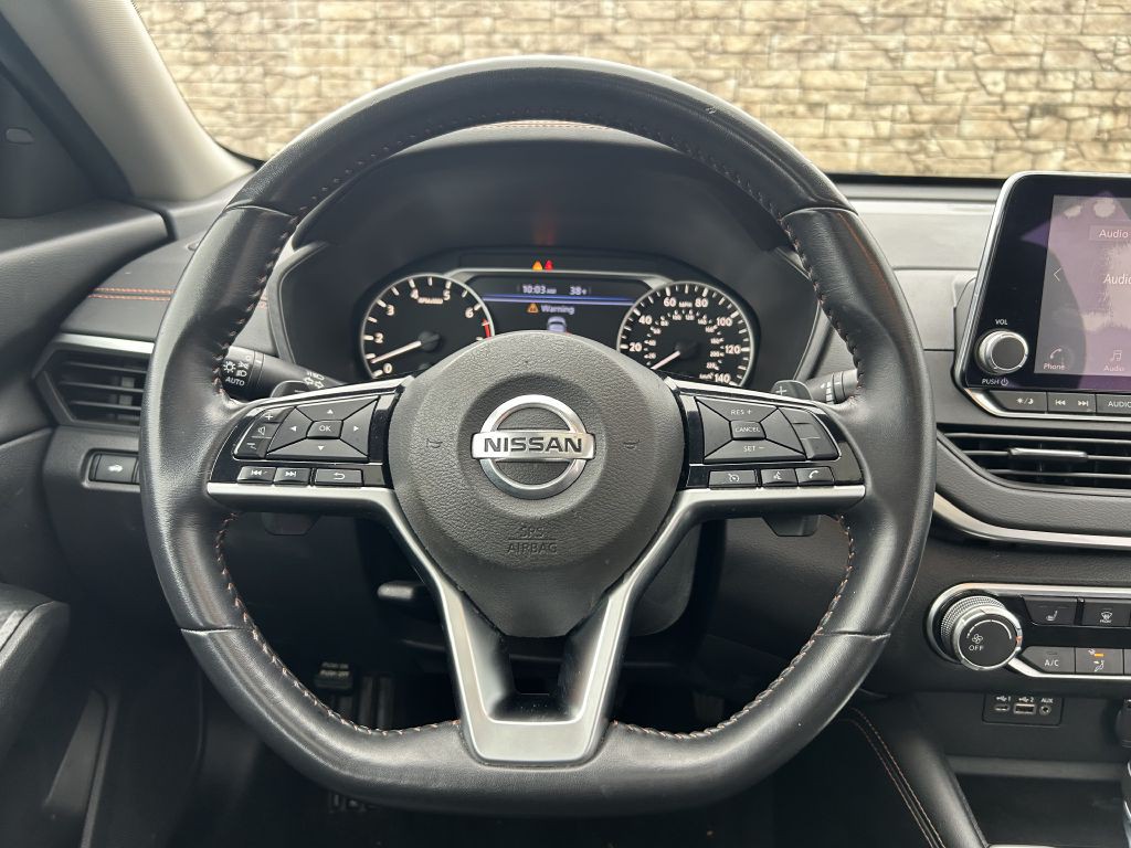 2020 Nissan Altima Image 17