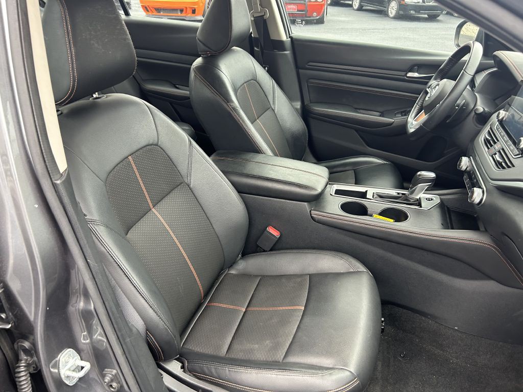 2020 Nissan Altima Image 18