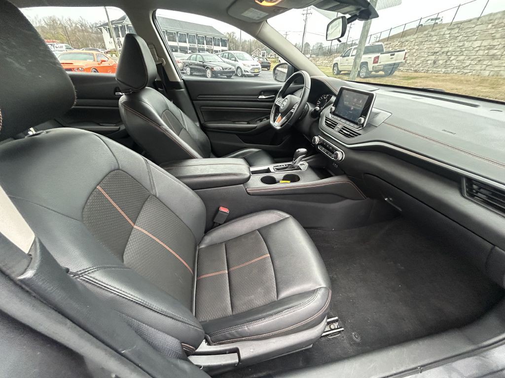 2020 Nissan Altima Image 19