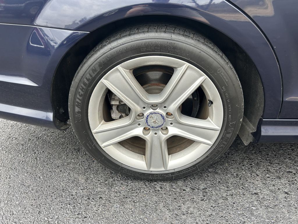 2011 Mercedes-Benz C-Class Image 6