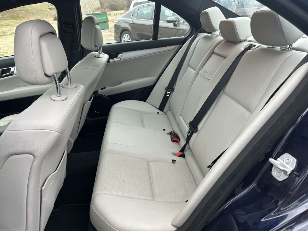 2011 Mercedes-Benz C-Class Image 12