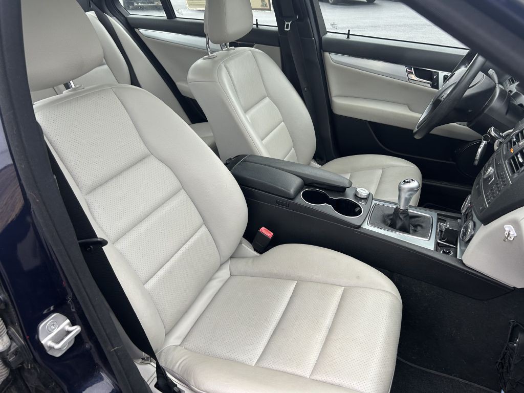 2011 Mercedes-Benz C-Class Image 18