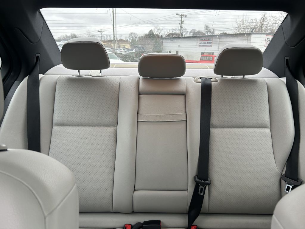 2011 Mercedes-Benz C-Class Image 20