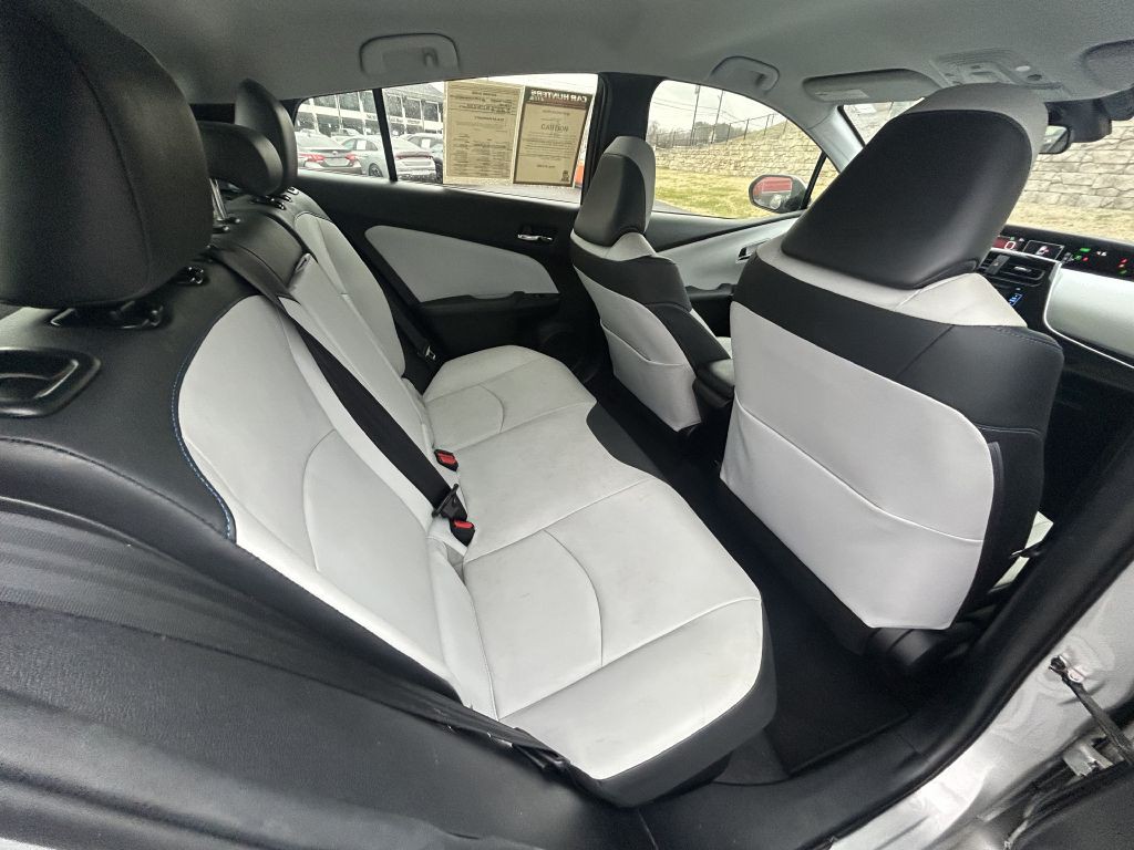 2016 Toyota Prius Image 13