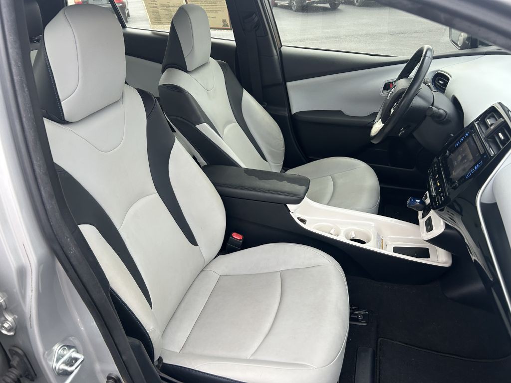 2016 Toyota Prius Image 17