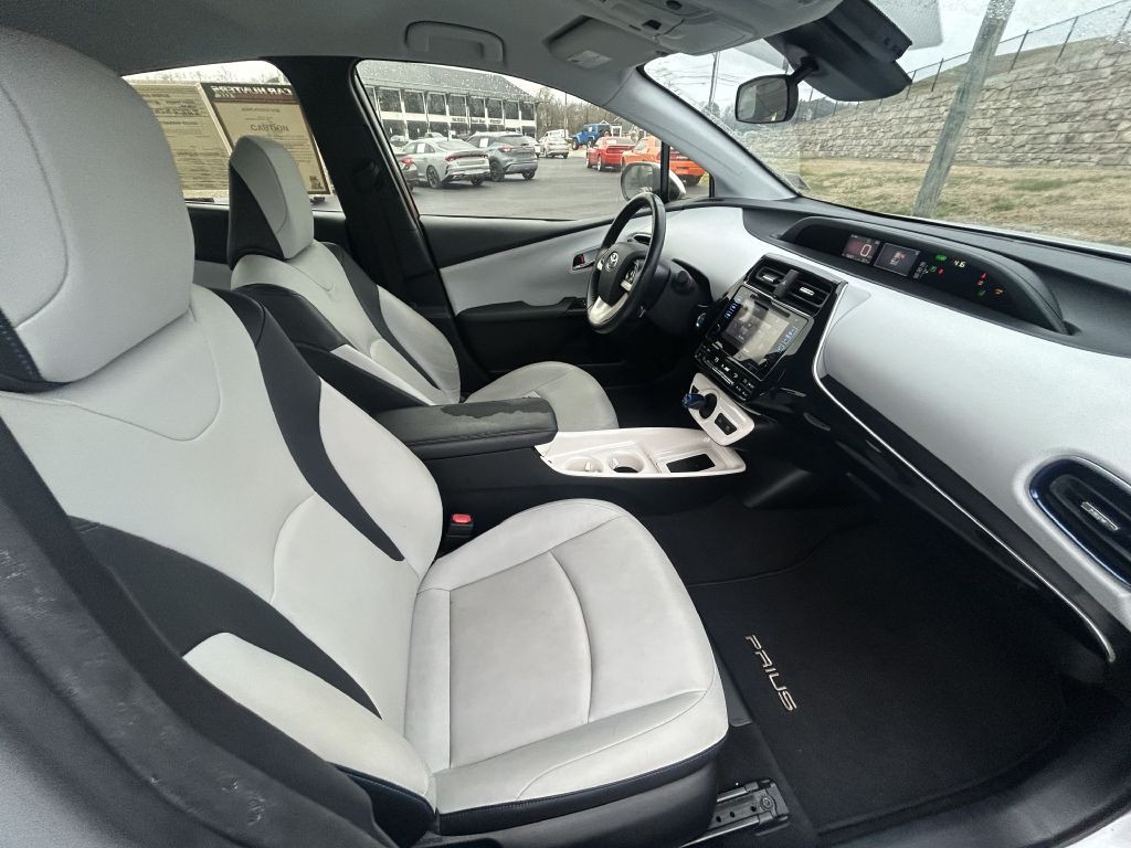 2016 Toyota Prius Image 18