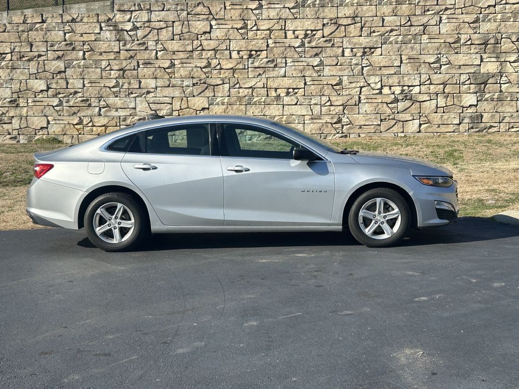 2019 Chevrolet Malibu Image 3