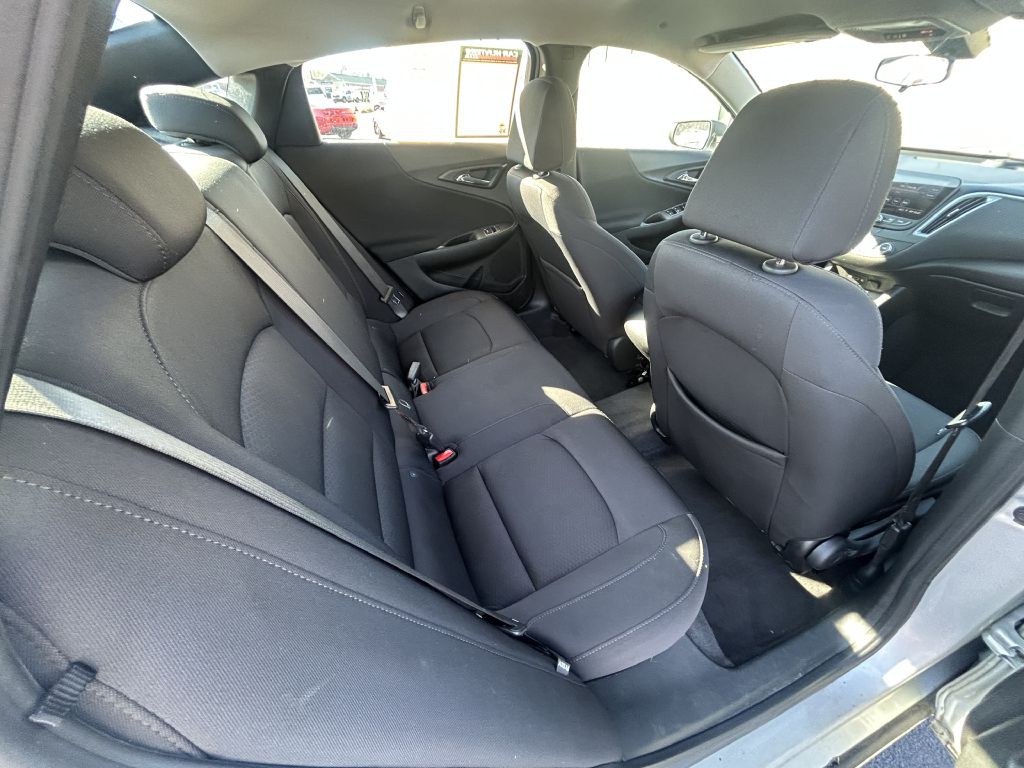 2019 Chevrolet Malibu Image 13