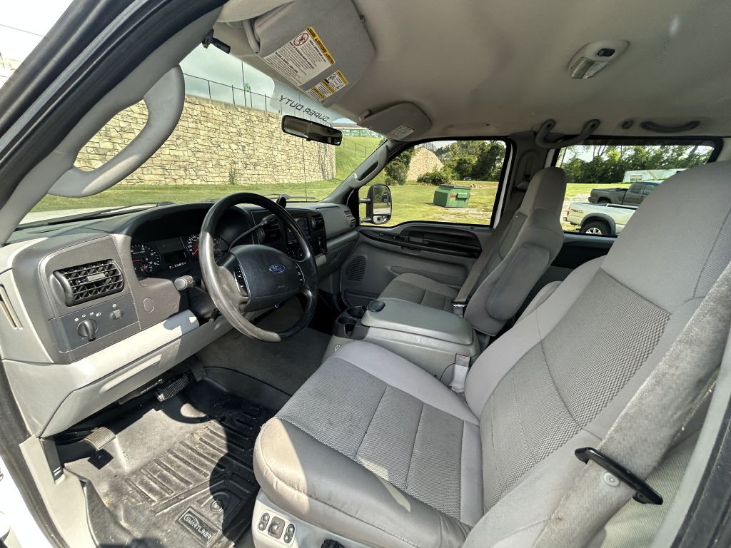 2006 Ford F-350 Image 9