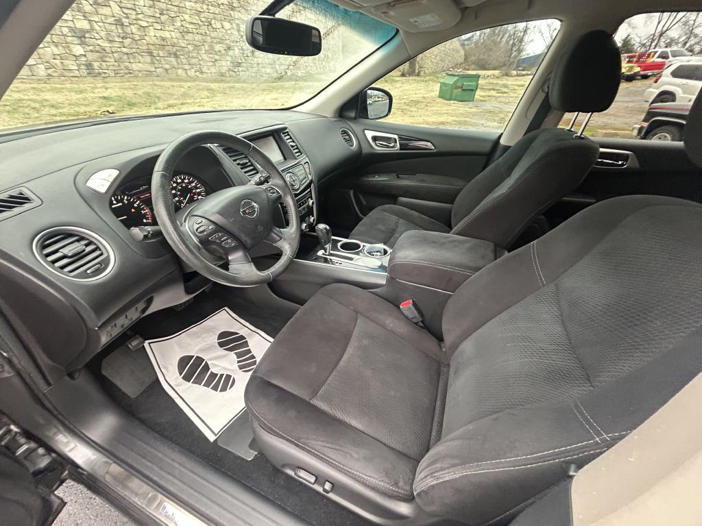 2015 Nissan Pathfinder Image 9