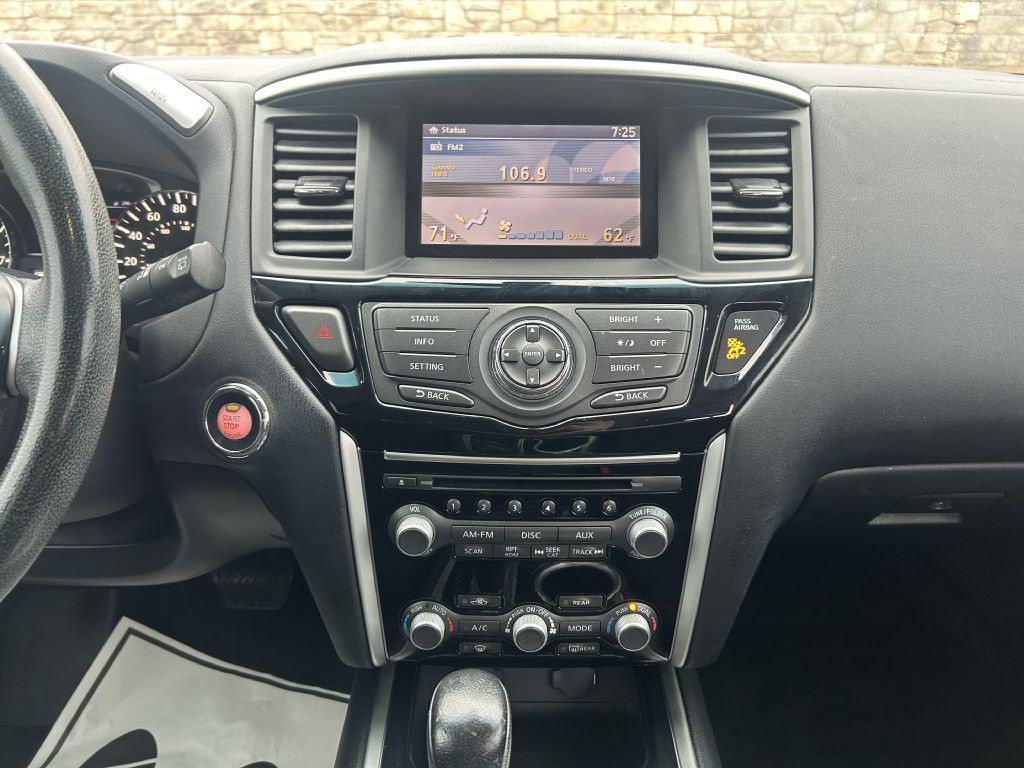 2015 Nissan Pathfinder Image 17