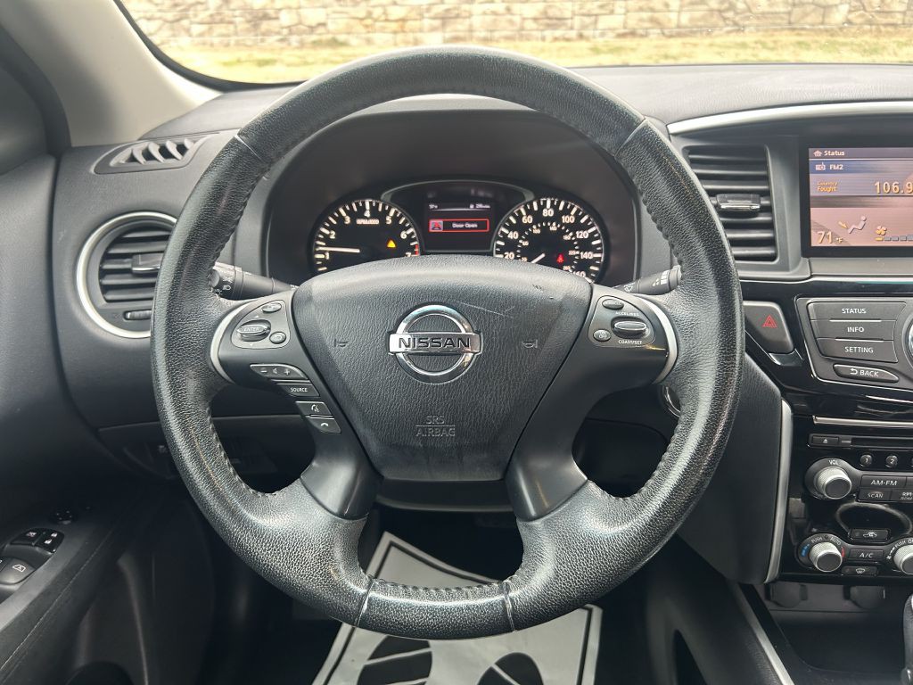 2015 Nissan Pathfinder Image 18