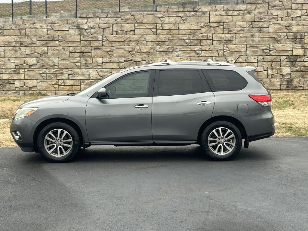 2015 Nissan Pathfinder Image 2