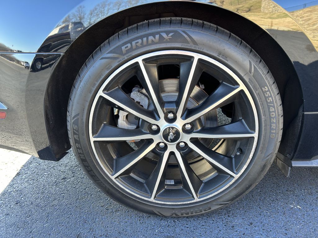 2017 Ford Mustang Image 6