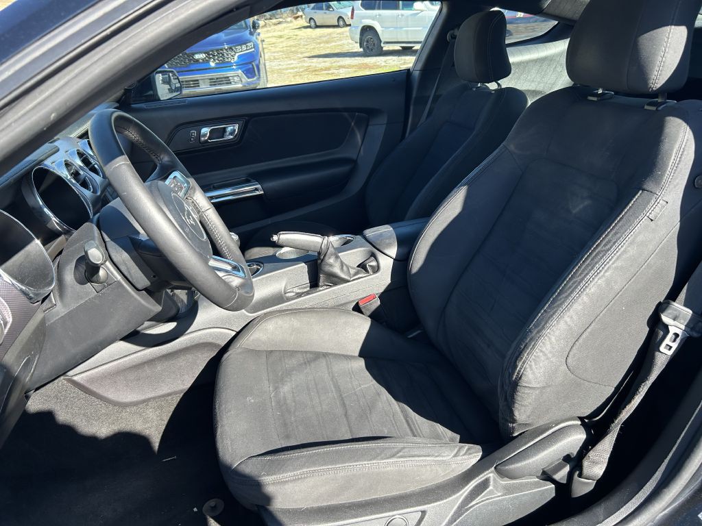 2017 Ford Mustang Image 8