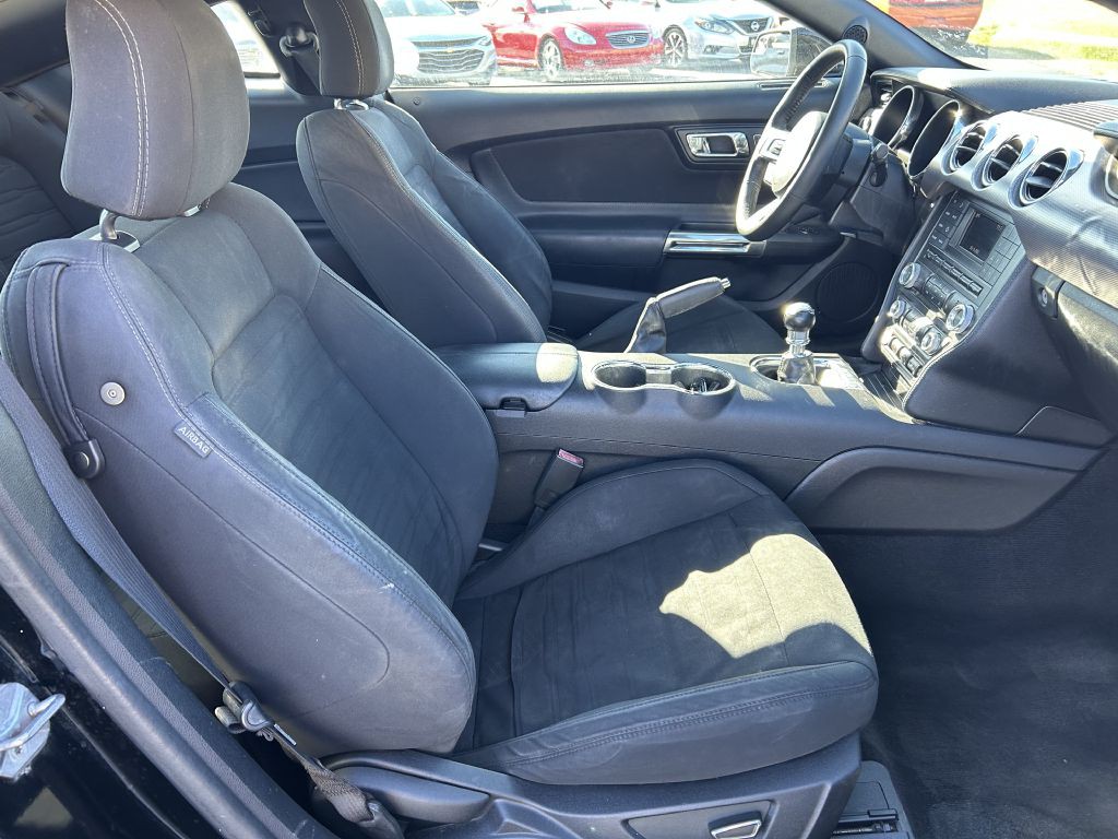 2017 Ford Mustang Image 12