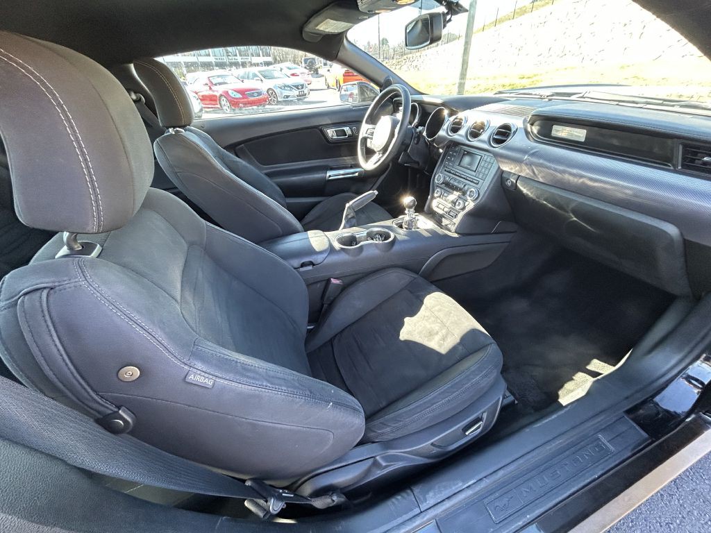 2017 Ford Mustang Image 13