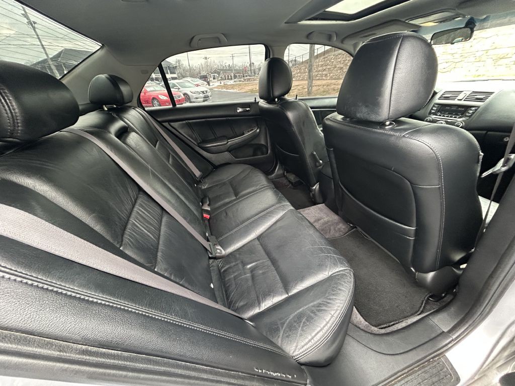 2004 Honda Accord Image 7
