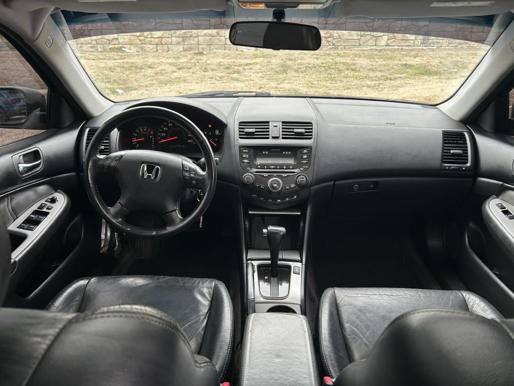 2004 Honda Accord Image 9