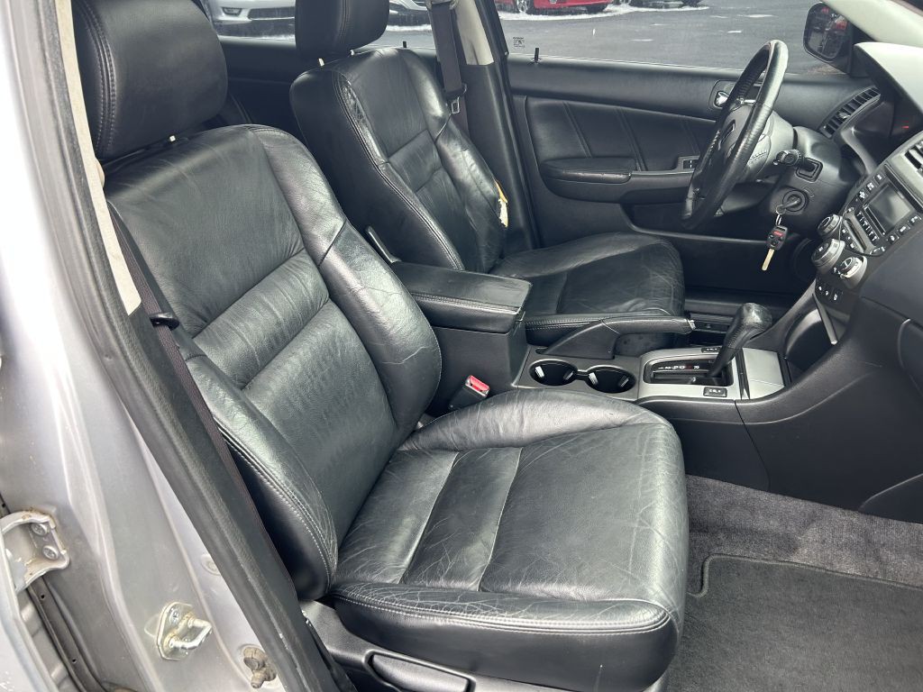 2004 Honda Accord Image 12